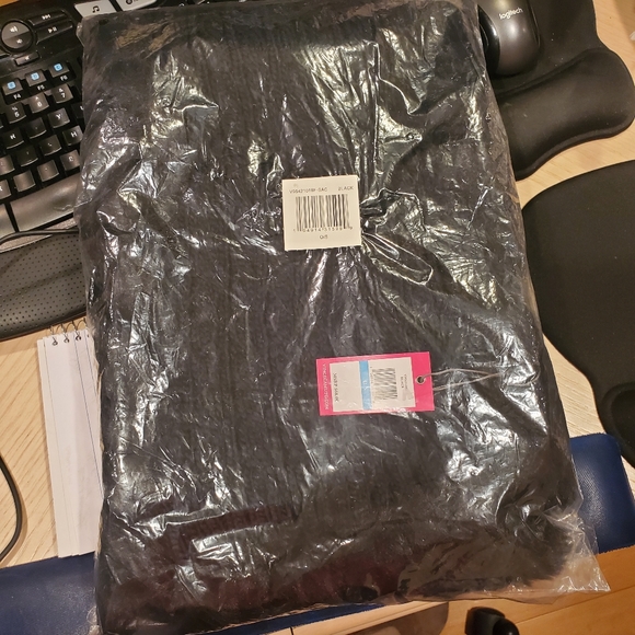 Vince Camuto Faux Fur-Trim Cable-Knit Scarf black NEW - Picture 2 of 3